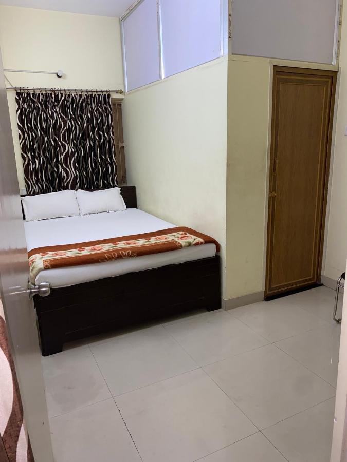 Lake Land Guest House Calcutta Buitenkant foto