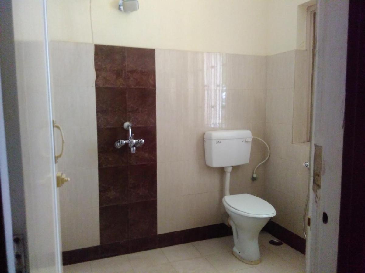 Lake Land Guest House Calcutta Buitenkant foto