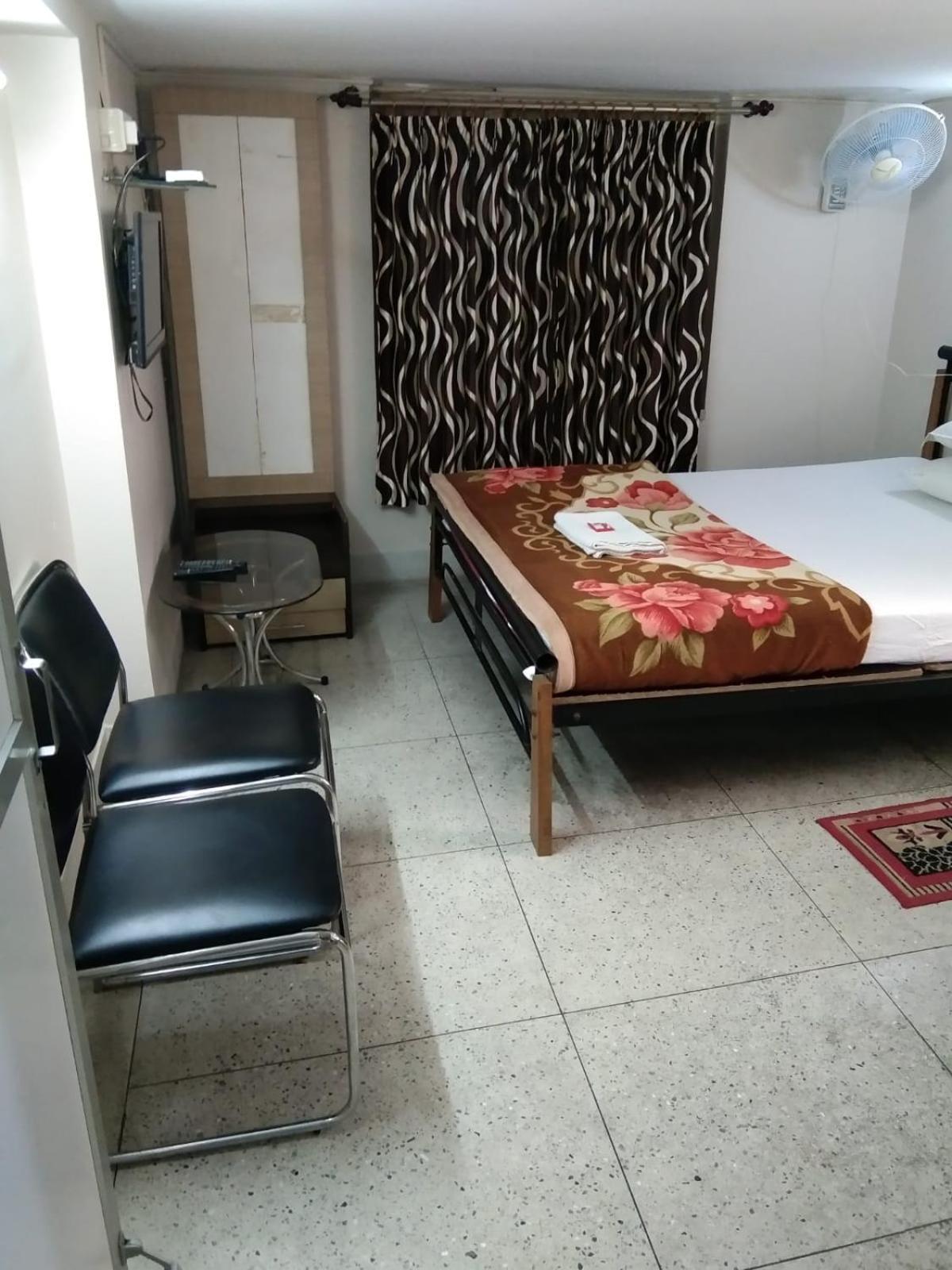 Lake Land Guest House Calcutta Buitenkant foto