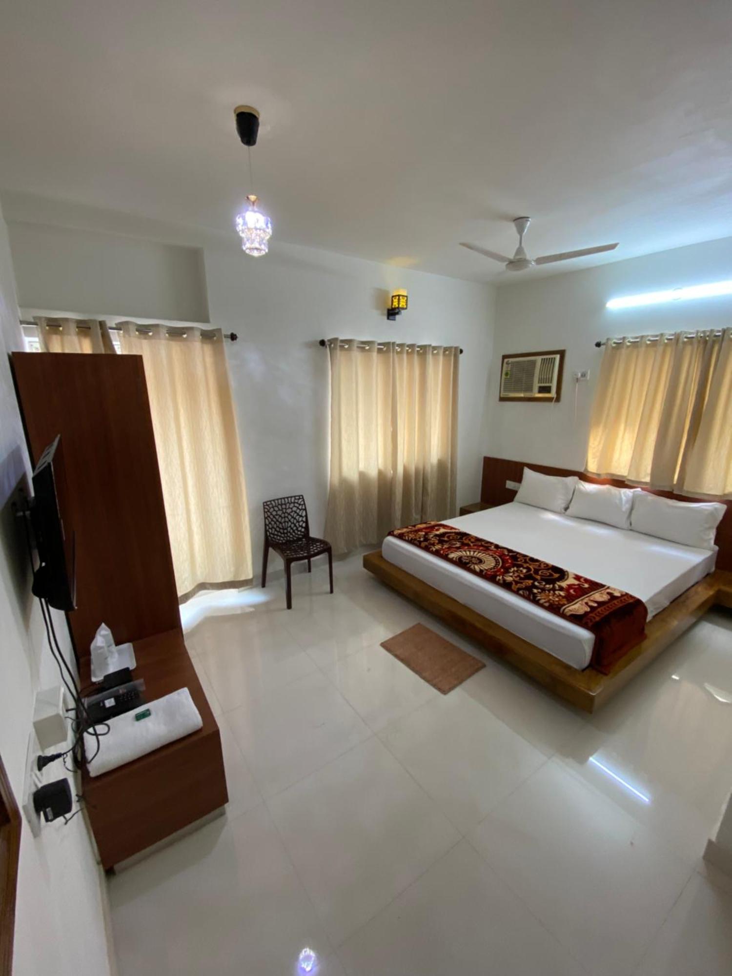 Lake Land Guest House Calcutta Buitenkant foto