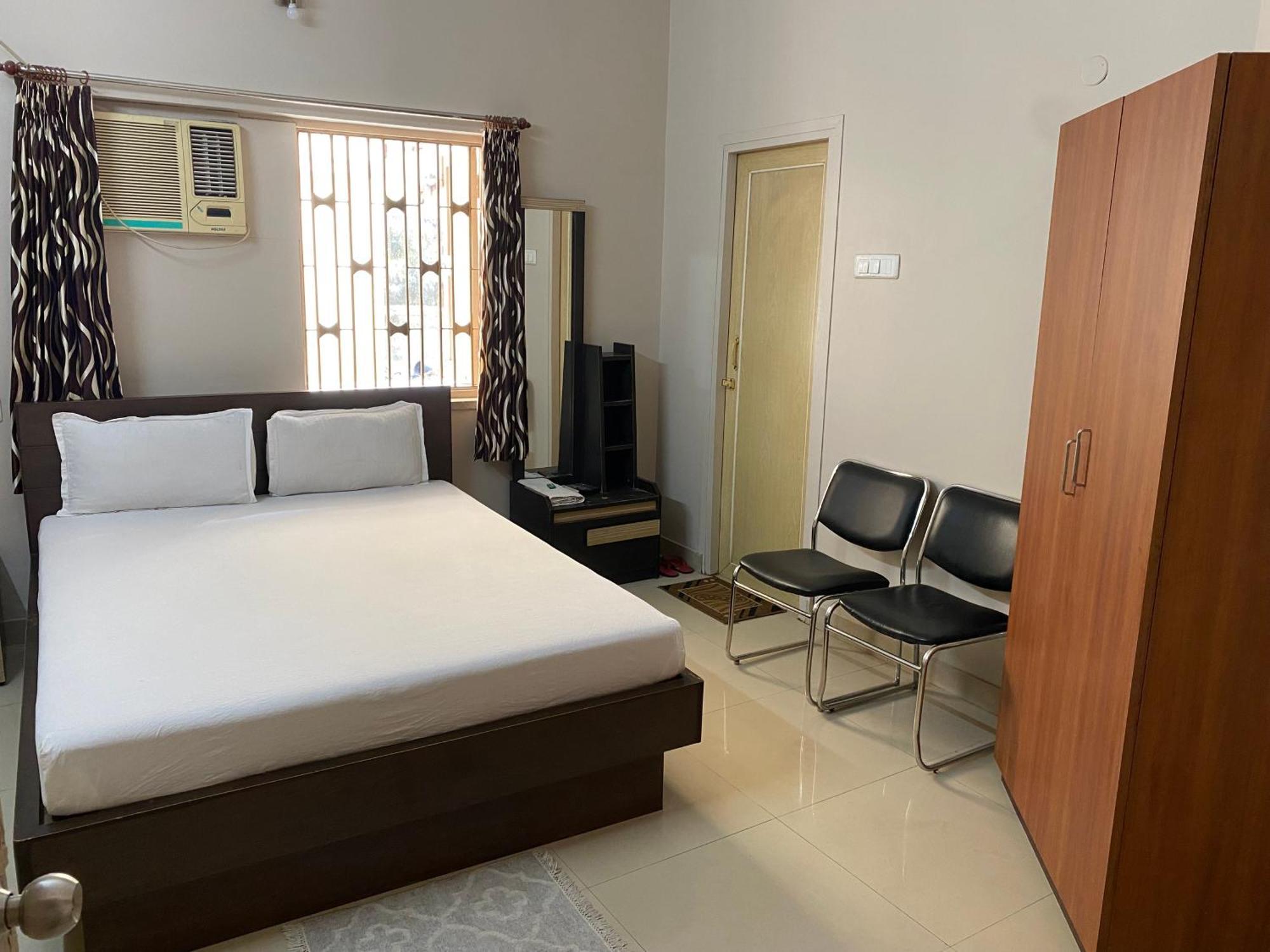 Lake Land Guest House Calcutta Buitenkant foto