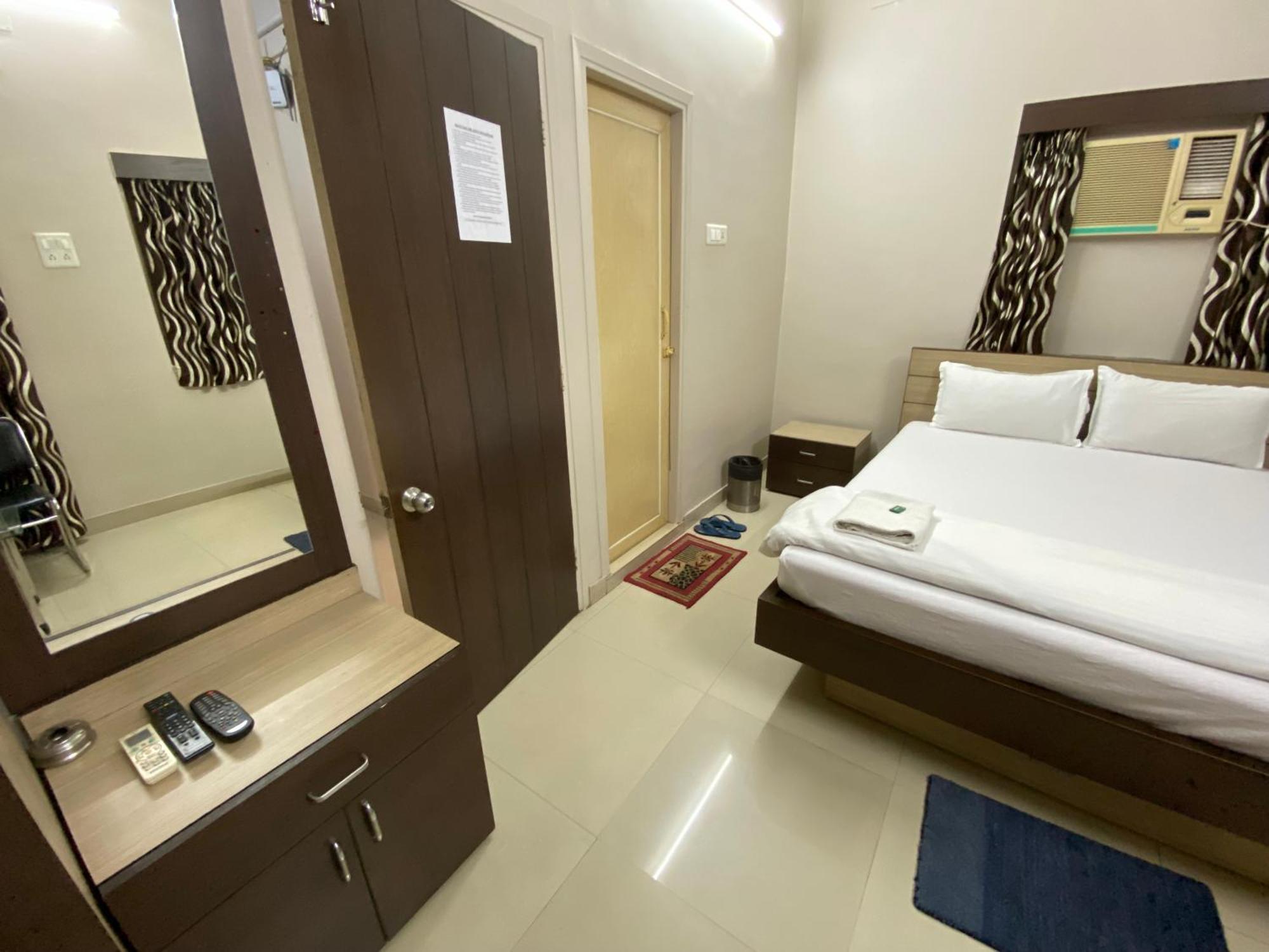 Lake Land Guest House Calcutta Buitenkant foto