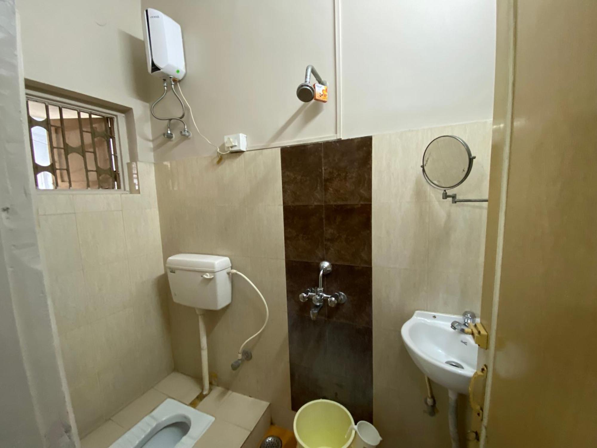 Lake Land Guest House Calcutta Buitenkant foto