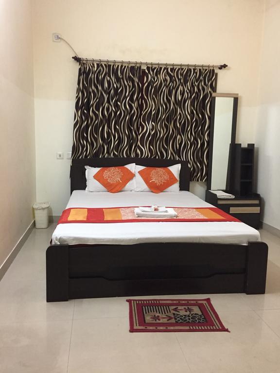 Lake Land Guest House Calcutta Buitenkant foto